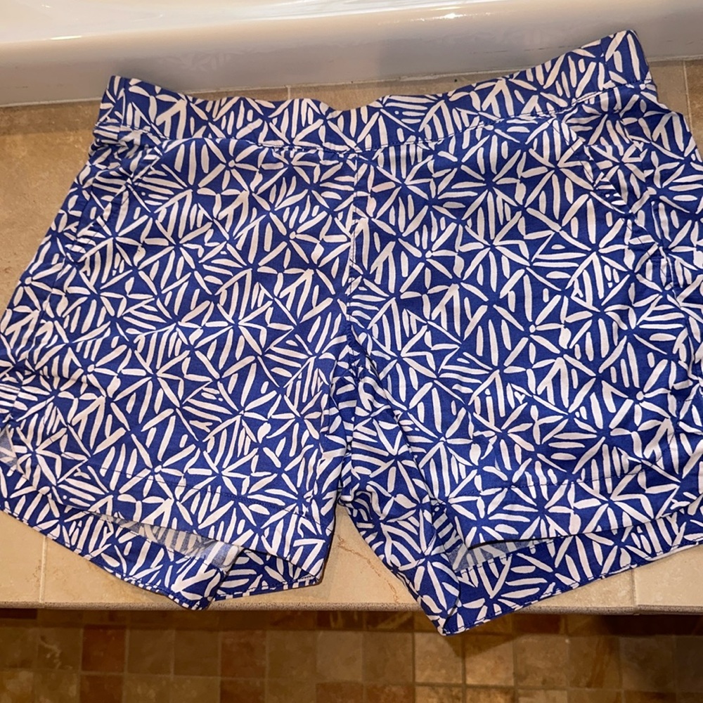 EUC XXS Lilly Pulitzer, blue and white shorts